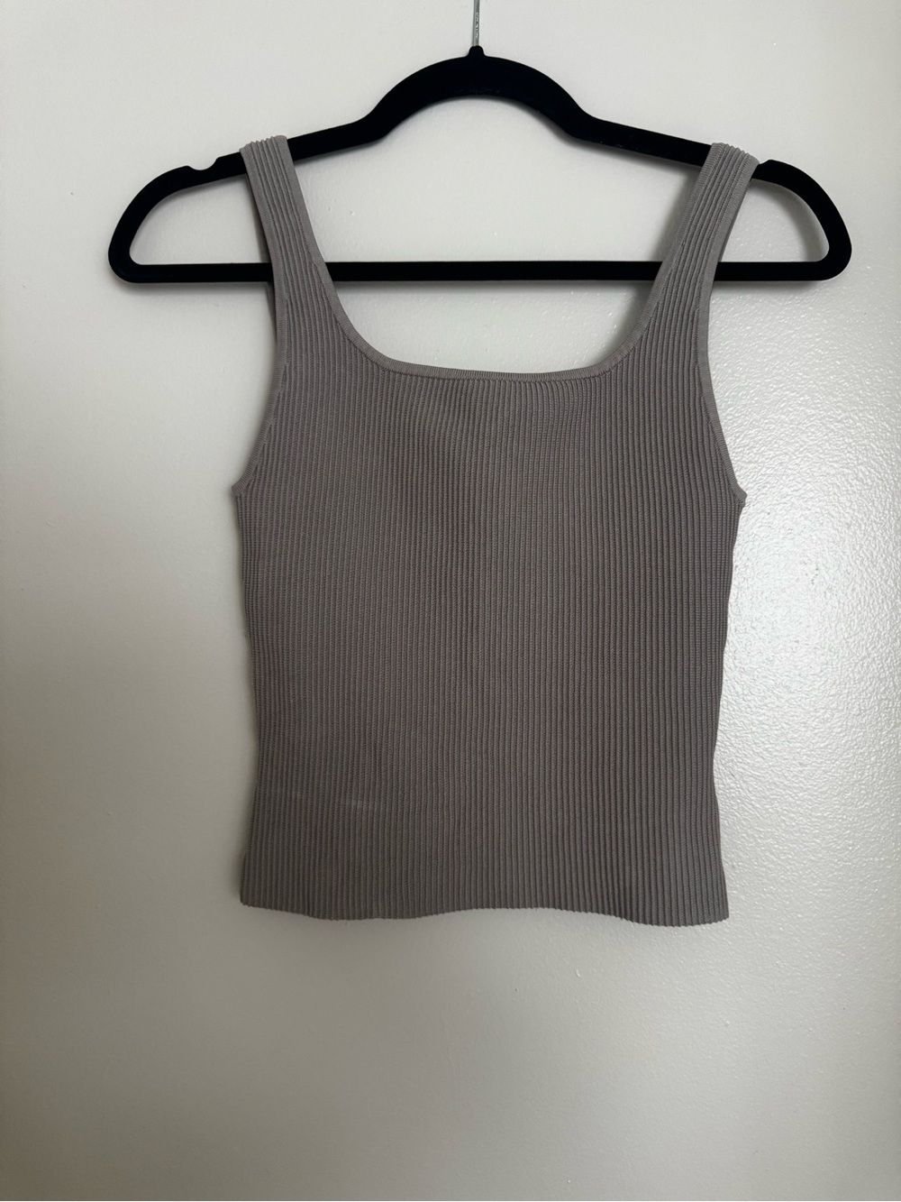 NWT Aritzia Babaton Square Neck Tank